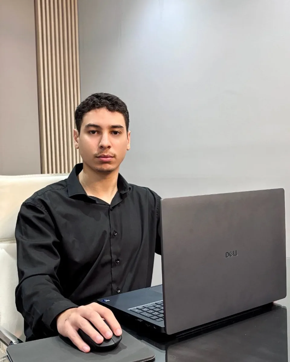 Foto de Isack Lagares, fundador da Voxmetra